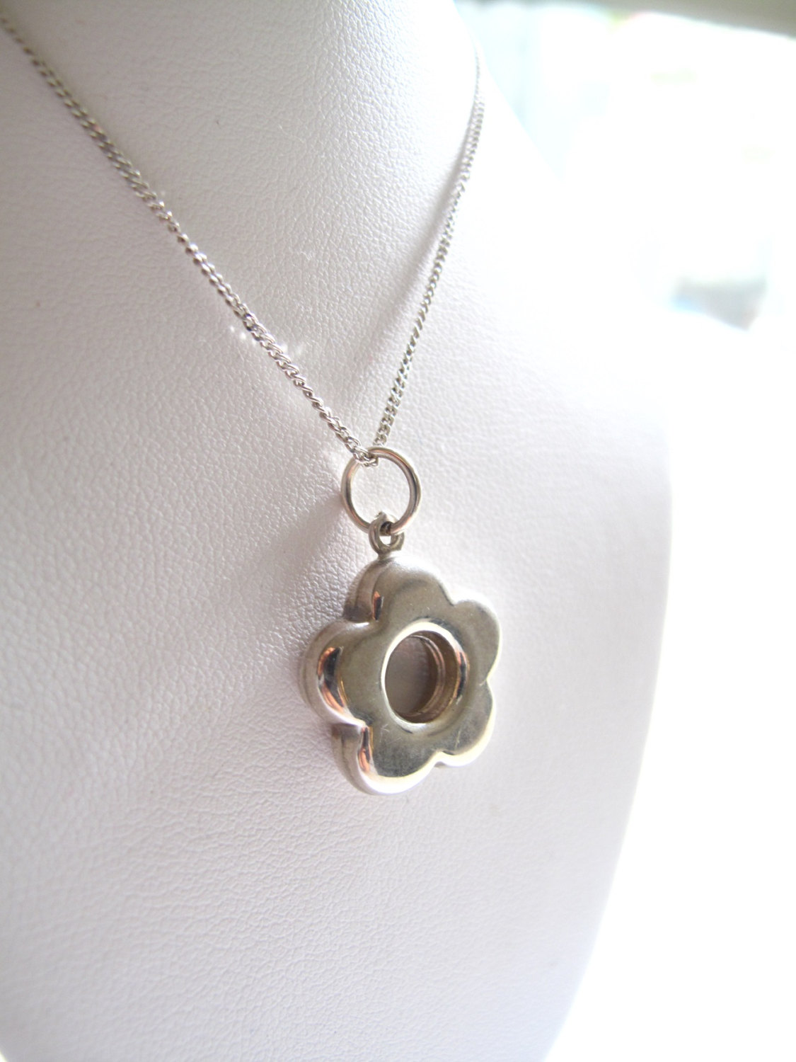 Mary quant necklace discount