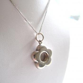 Mary sale quant necklace